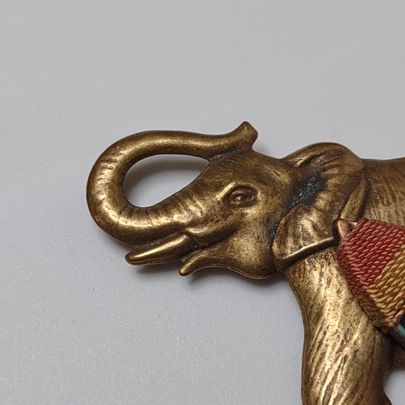 Very Cool Decorative Metal Lucky Elephant Dangle Brooch - Picture 7 of 12
